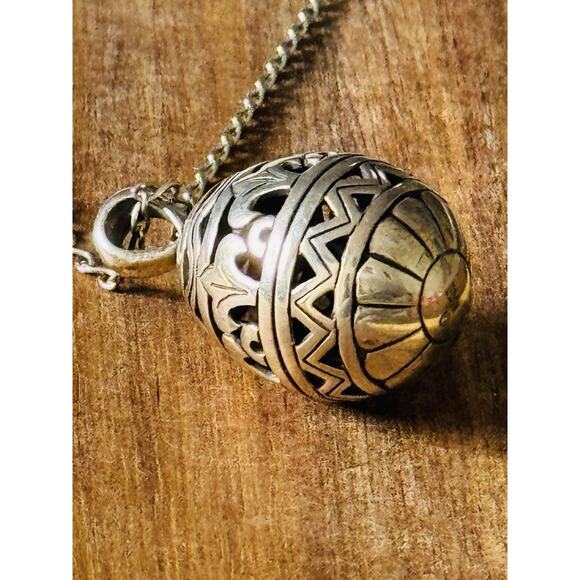 James Avery Retired X Large 3D Fleur De Lis Filigree Egg Pendant W/ 18” Necklace - Picture 3 of 10